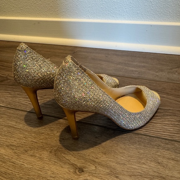 Enzo Angiolini Glittering Gold Silver Heels - Picture 8 of 16